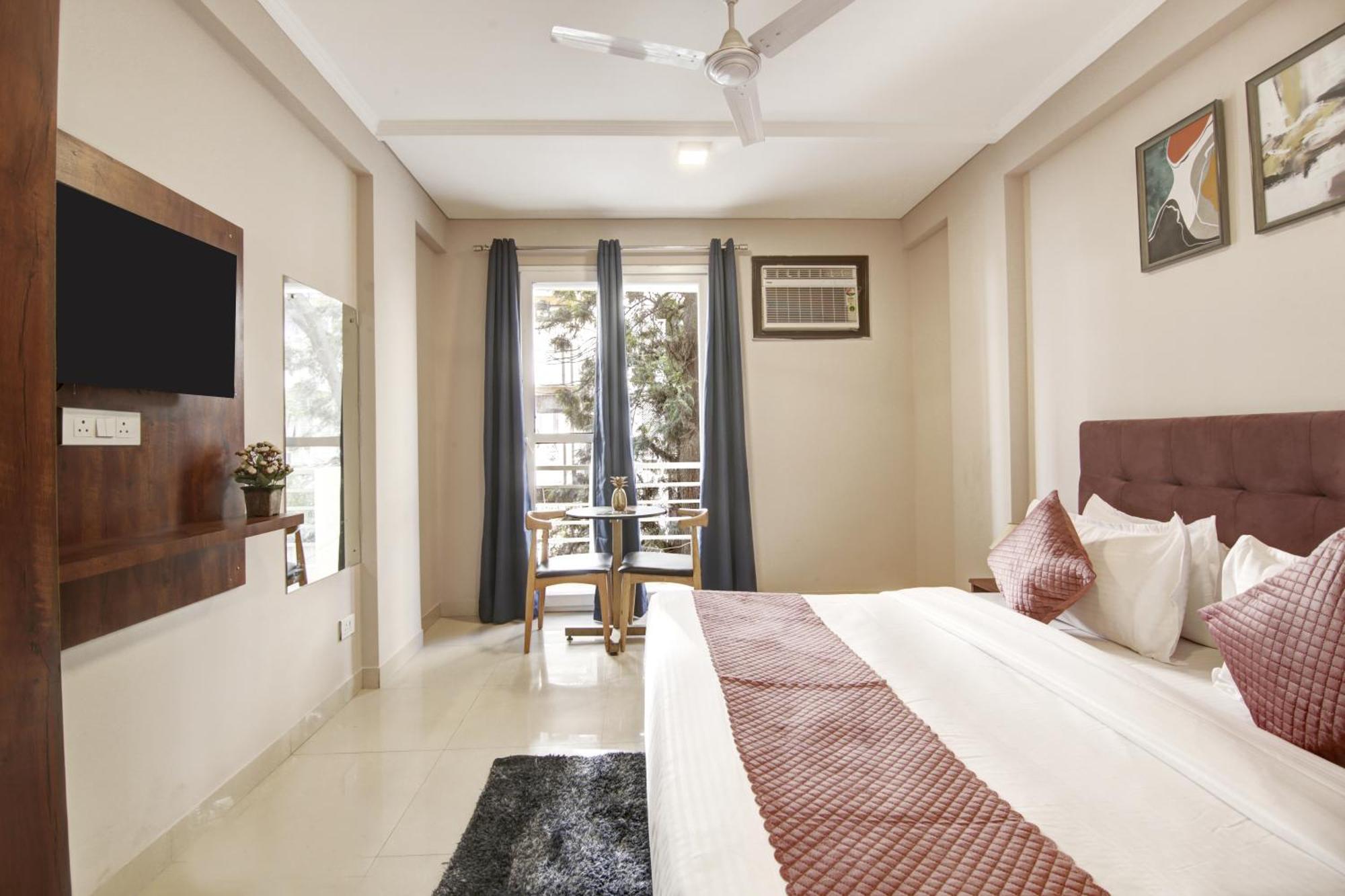 Limewood Stay - Executive Huda City Center Gurgaon Exterior foto
