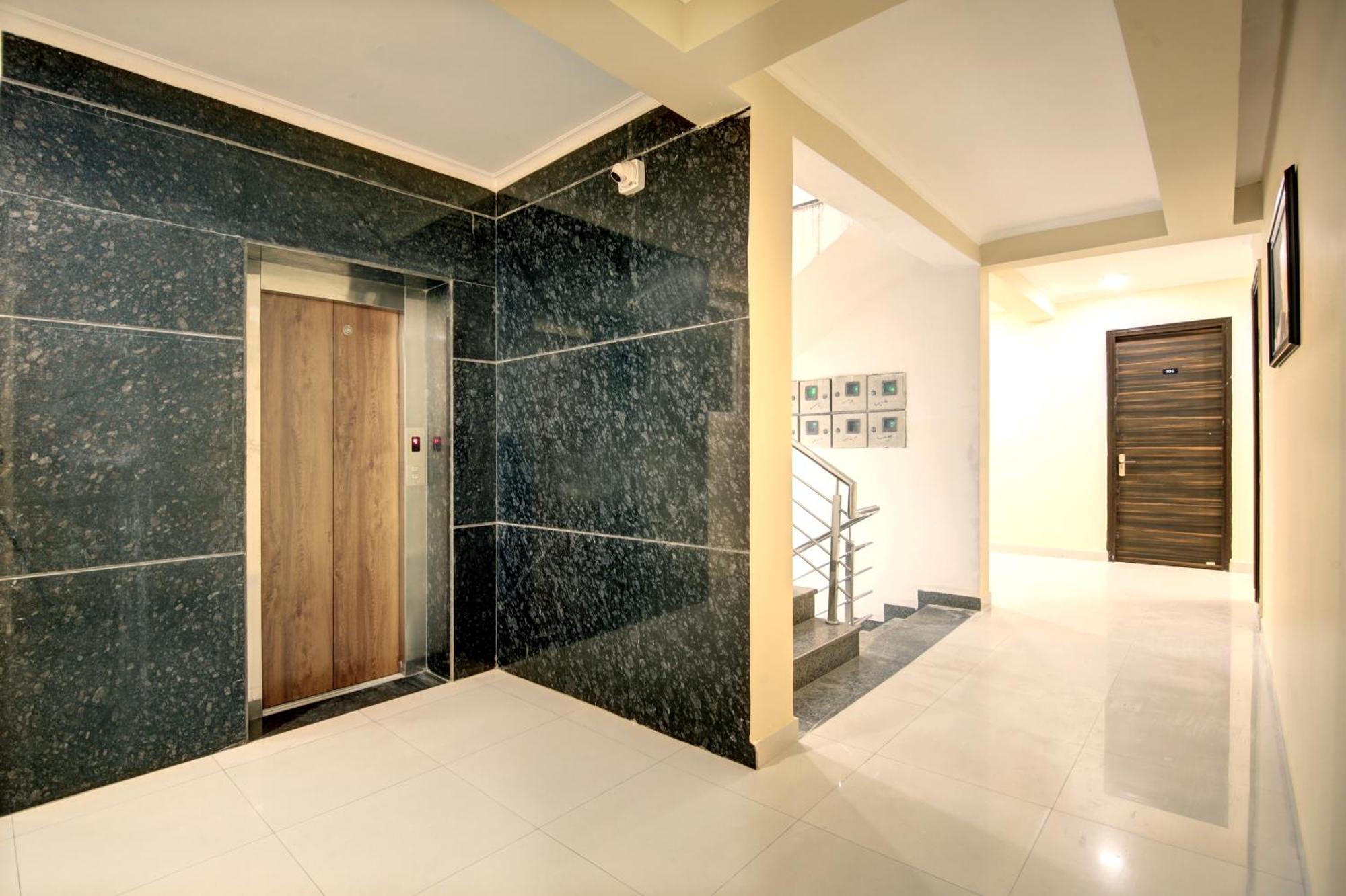 Limewood Stay - Executive Huda City Center Gurgaon Exterior foto