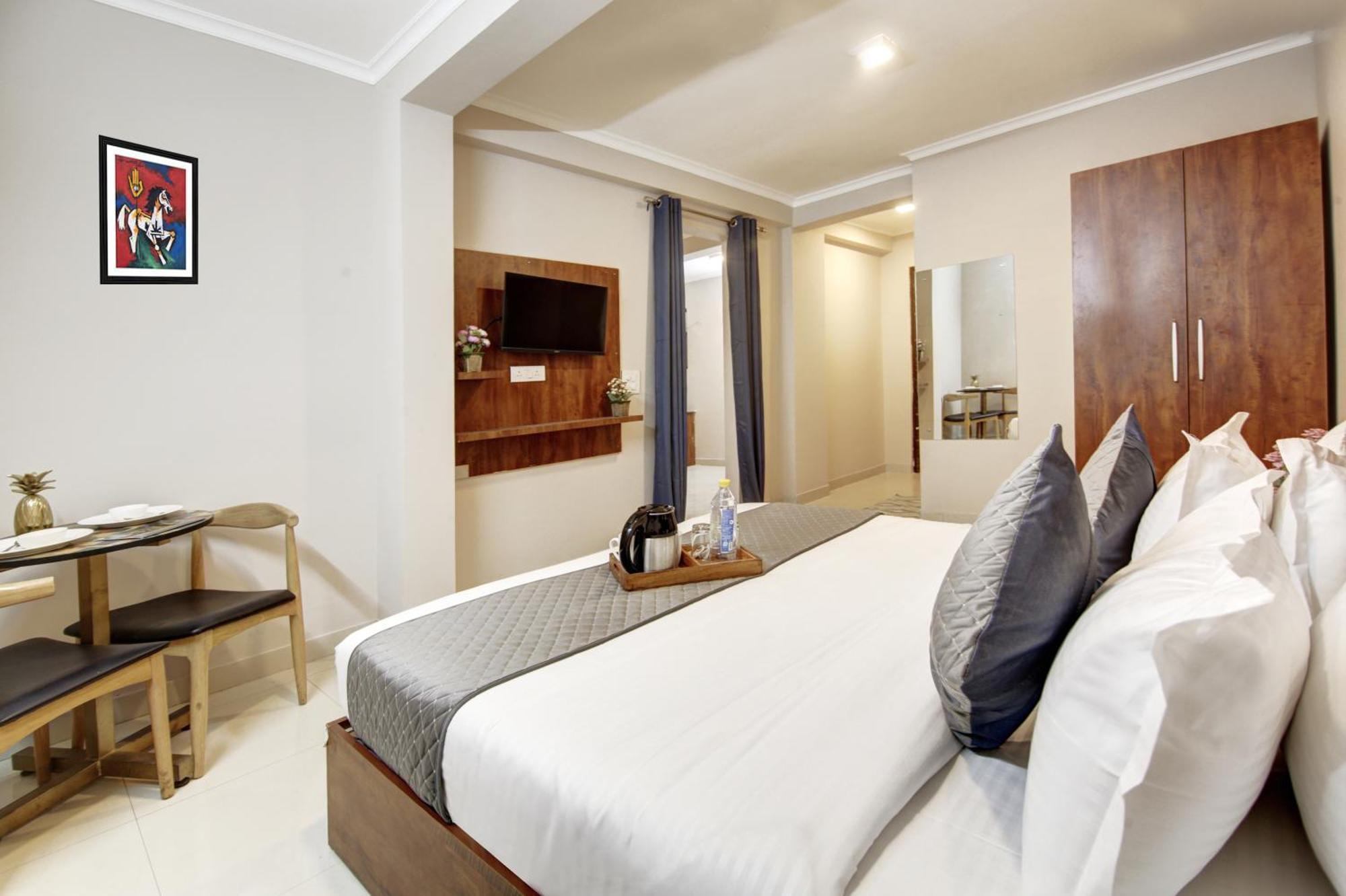Limewood Stay - Executive Huda City Center Gurgaon Exterior foto